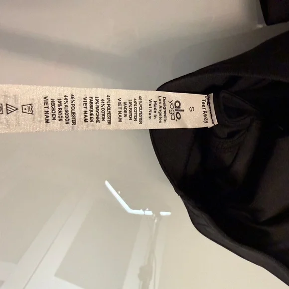 ALO Yoga Jet Black Activewear Set - Picture 6 of 8